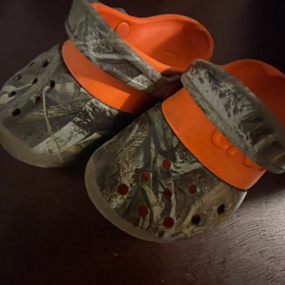 Toddler crocs